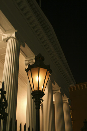 Gaslights in Charleston, South Carolina gaslight-r.jpg