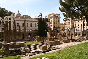 Largo Argentina rome-3.jpg