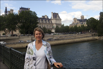 Debi in Paris, 2009 debi-in-paris-6-x-4.jpg
